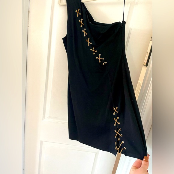 Brand new black one shoulder chain mini dress - Picture 2 of 3